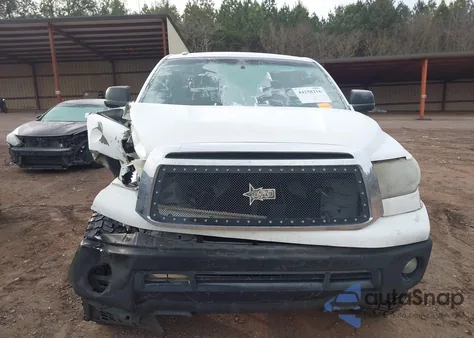 2012 Toyota Tundra Grade 5.7L V8 z USA, uszkodzony, nr VIN 5TFDW5F18CX236713